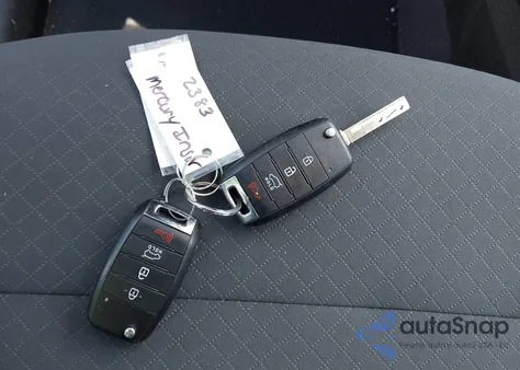 2019 Kia Sorento 3.3L S z USA, uszkodzony, nr VIN 5XYPG4A54KG600304